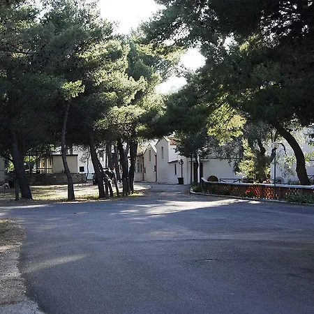 Hotel Camping Villaggio Baia E Cala Campi 3*