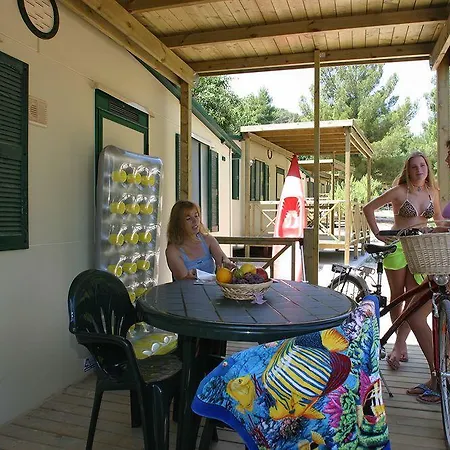Camping Villaggio Baia E Cala Campi 3*